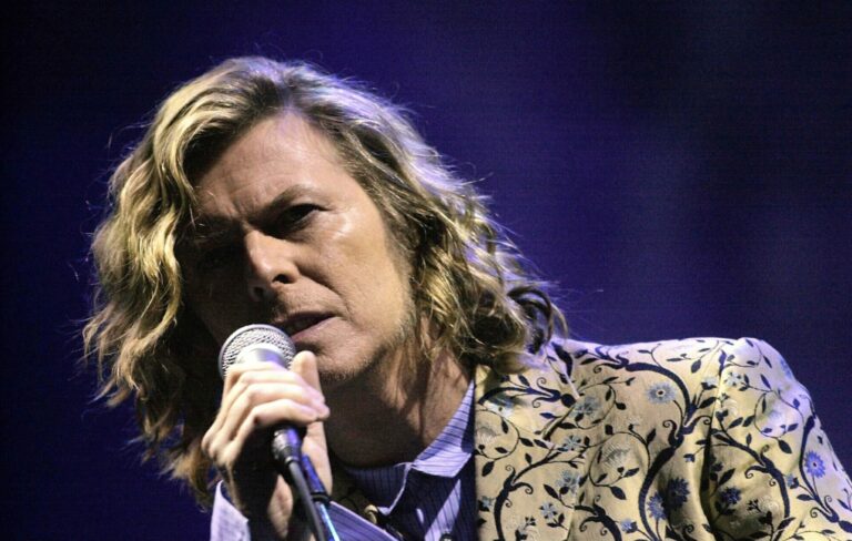 David Bowie performs live