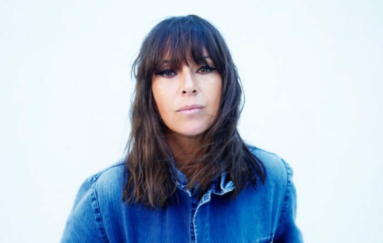 Cat Power in denim shirt