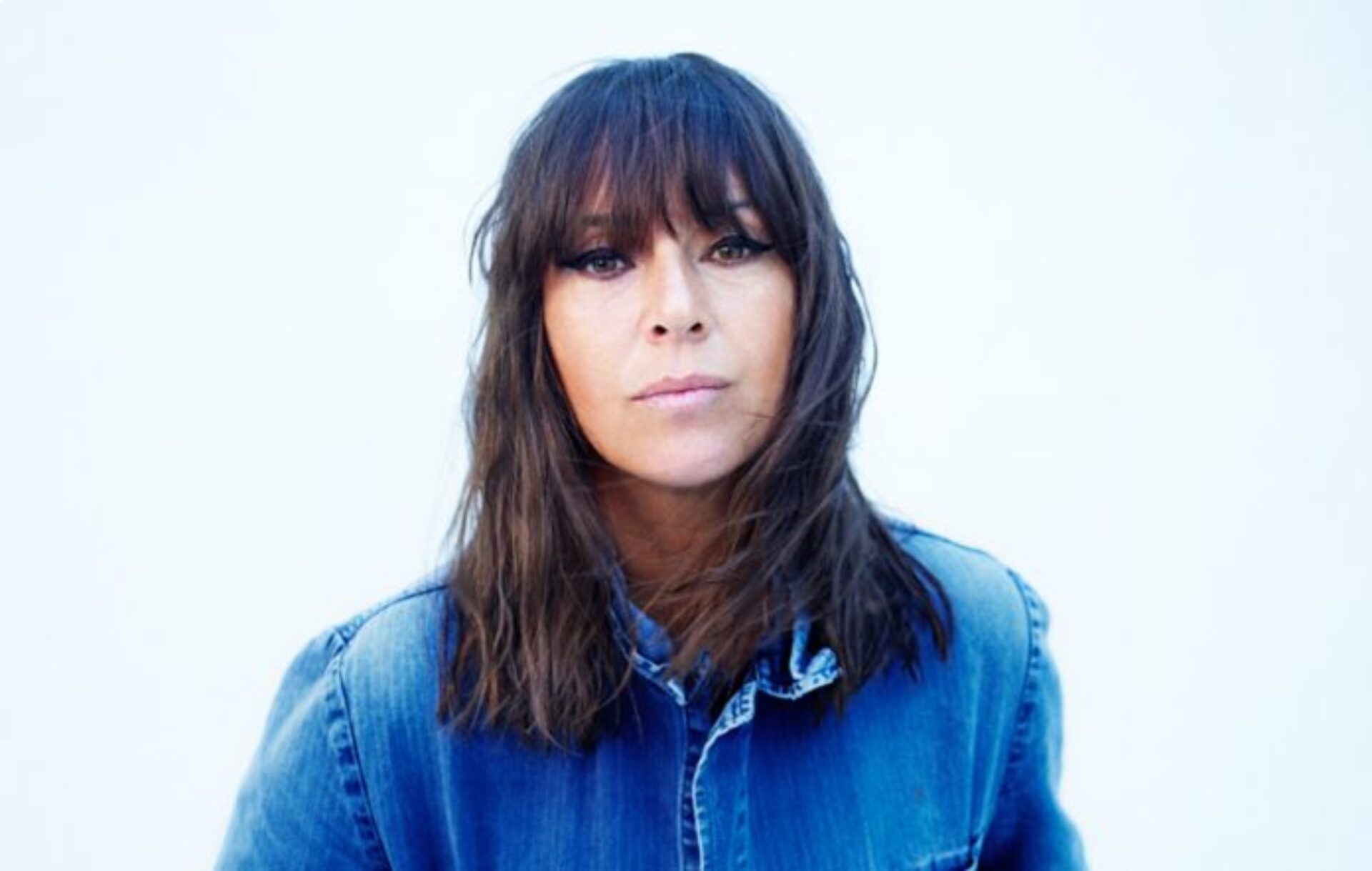 Cat Power in denim shirt