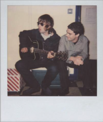 Kelly Jones singing with Liam Gallagher