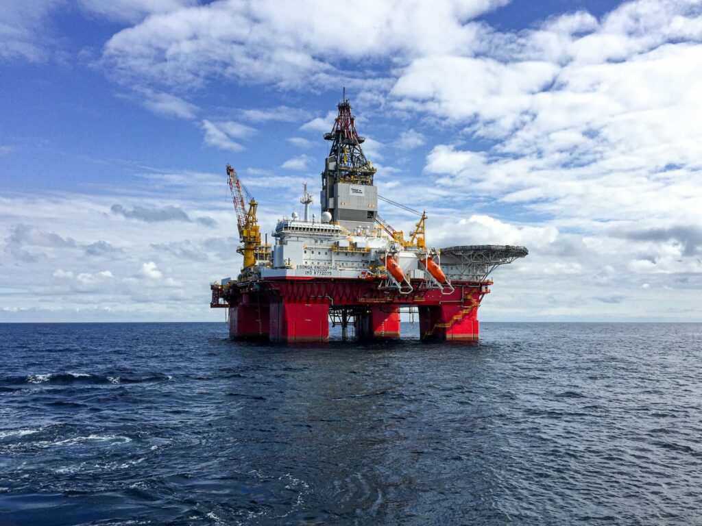 Picture shows an oil rig