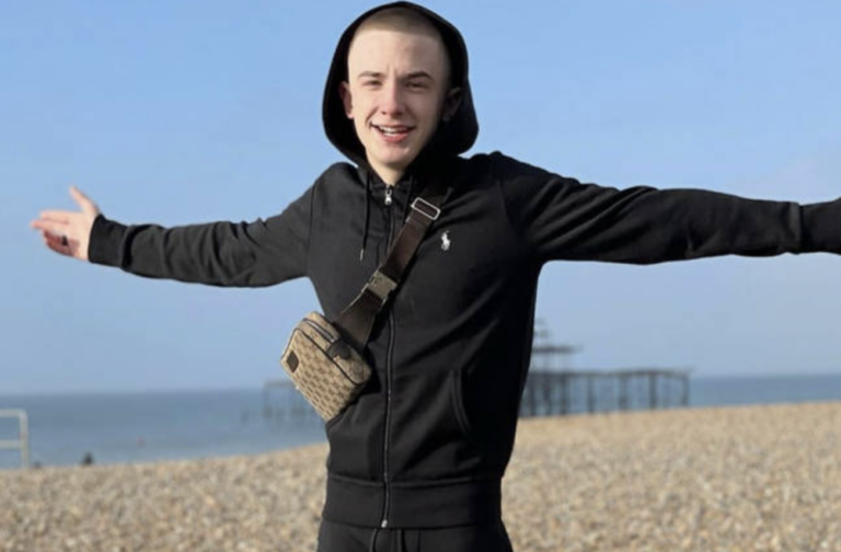 ArrDee poses in Brighton