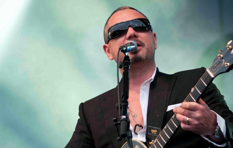 Huey Morgan performs live with Fun Lovin' Criminals