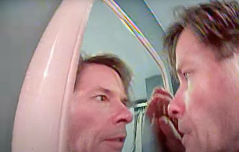 Guy Pearce in Radiohead's 'Follow Me Around' video