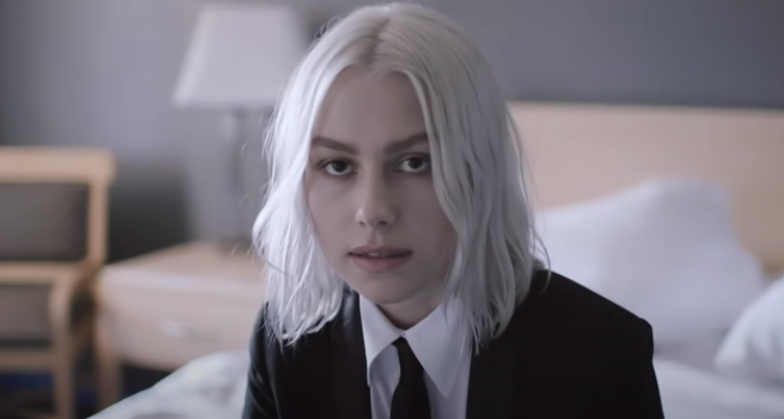 Phoebe Bridgers in Motion Sickness video