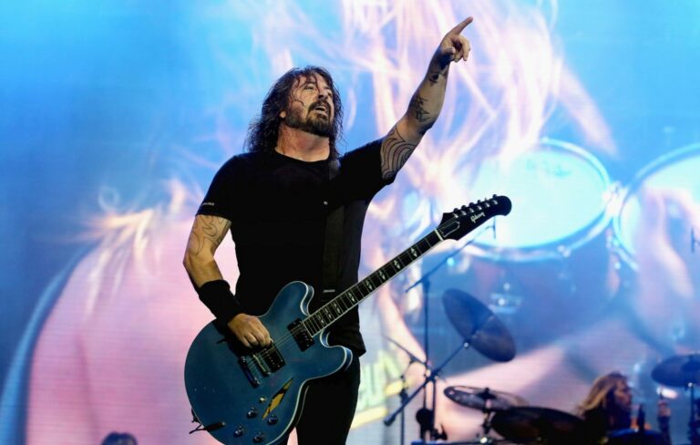 Dave Grohl of Foo Fighters performs live