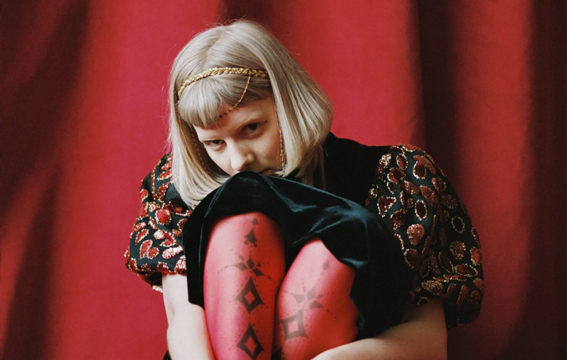 Giving In To The Love  Single/EP de AURORA 