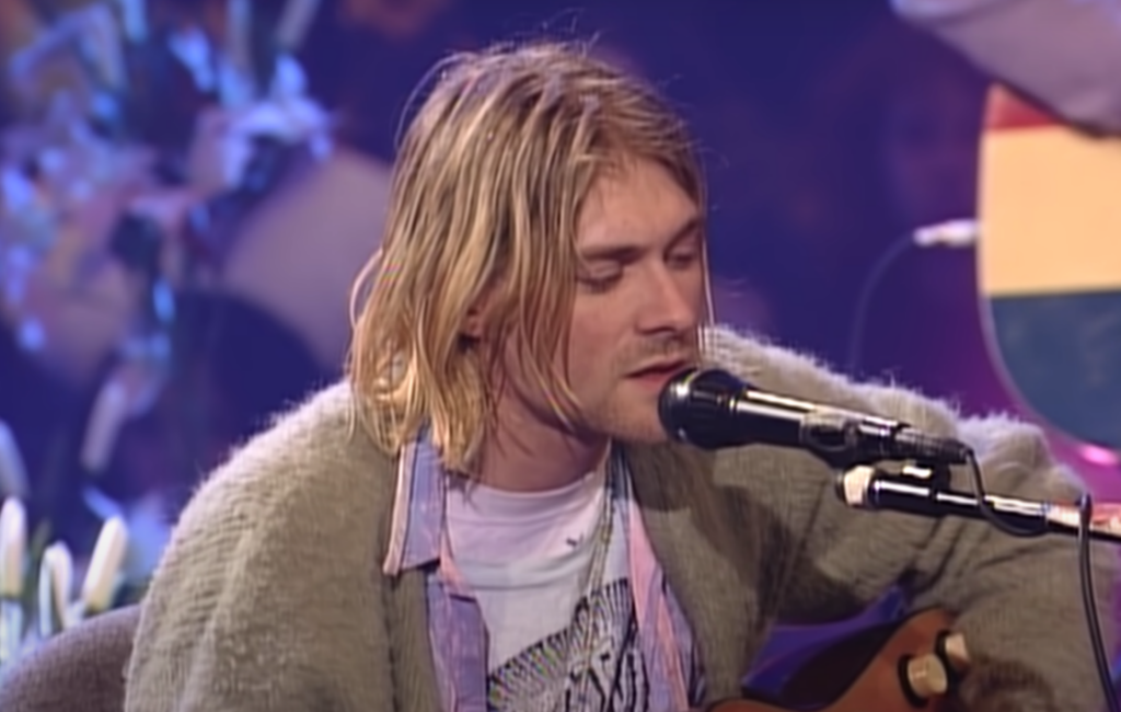 Kurt Cobain performs 'The Man Who Sold the World' at MTV unplugged