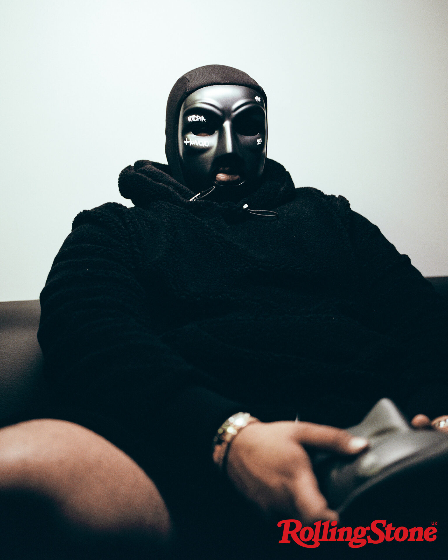 M Huncho unveils striking new mask at London show