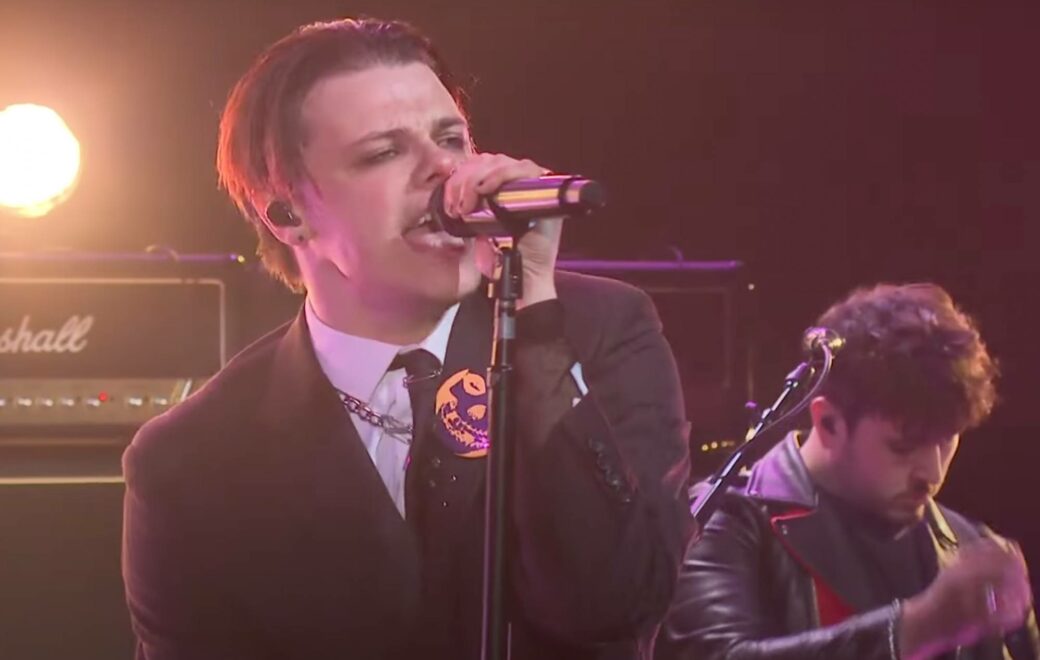 Yungblud delivers highoctane performance of ‘The Funeral’ on ‘Corden’