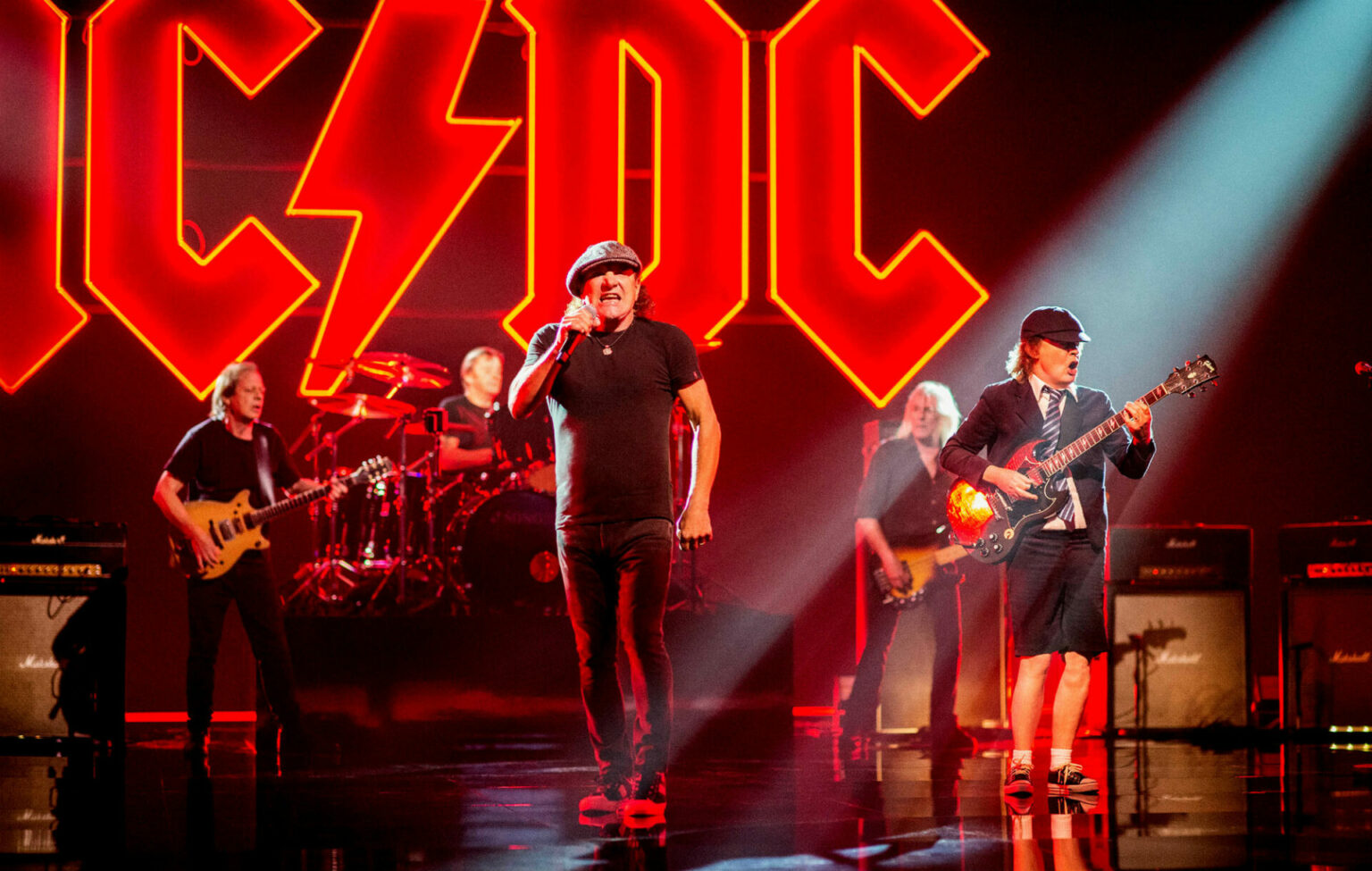 AC/DC reunite with Brian Johnson at first show in seven years
