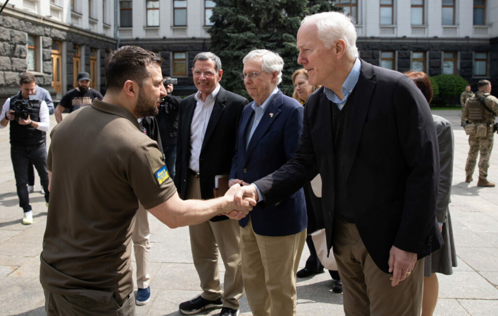 Volodymyr Zelensky meets with a delegation from the US Senate in Kyiv, May 2022