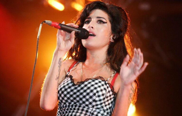 Amy Winehouse performs live (Picture: Alamy)