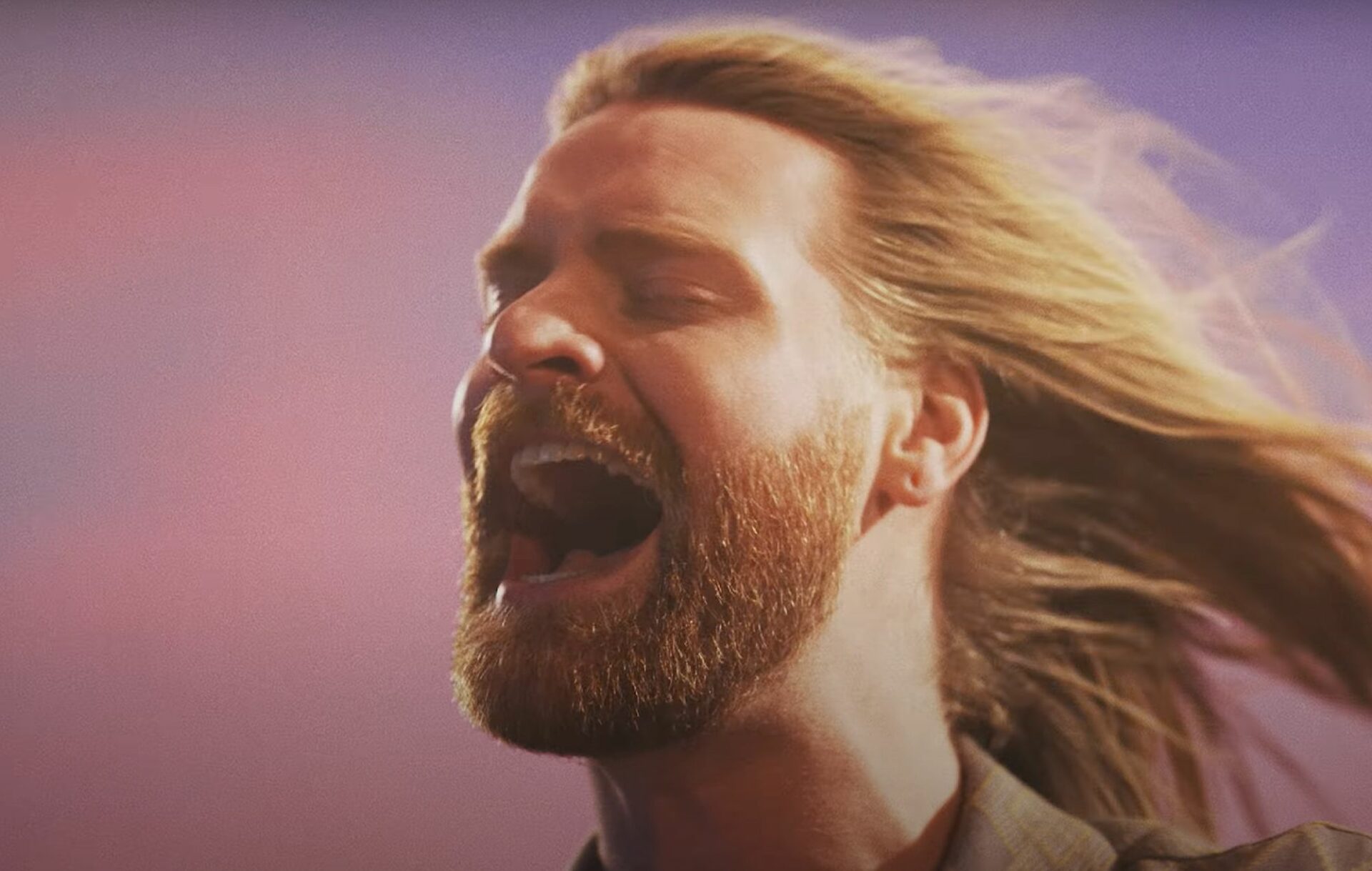 Eurovision 2022 runner-up Sam Ryder in the music video for ‘SPACE MAN’