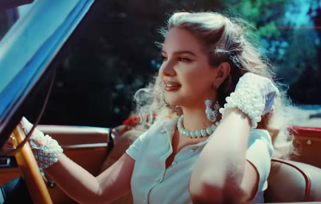 Lana Del Rey in the music video for ‘Chemtrails Over The Country Club’