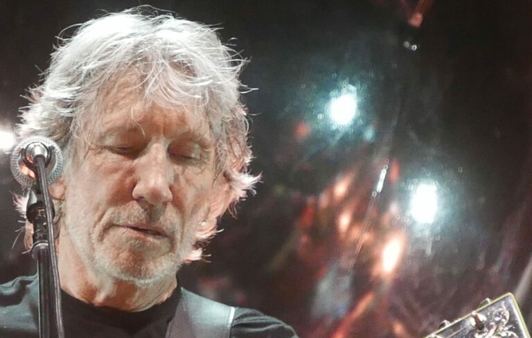 Roger Waters on stage in San Jose, 2017
