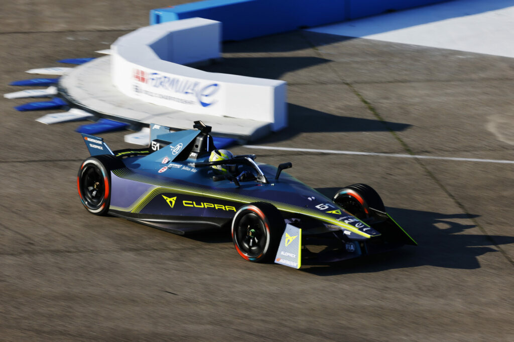 A CUPRA Formula E car makes it way around the Berlin Tempelhof race course