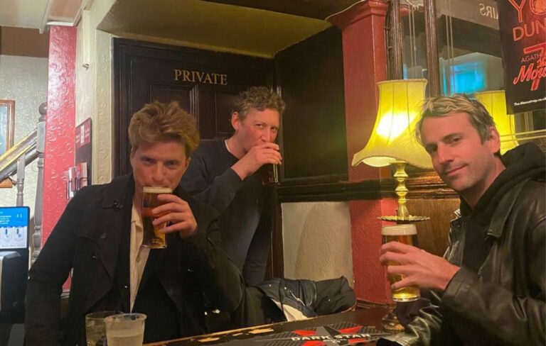 Foals in the pub with Walter Gervers, 2023