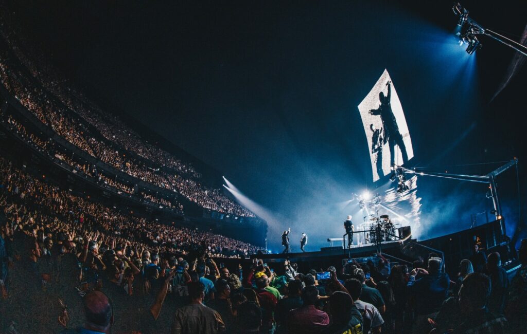 U2