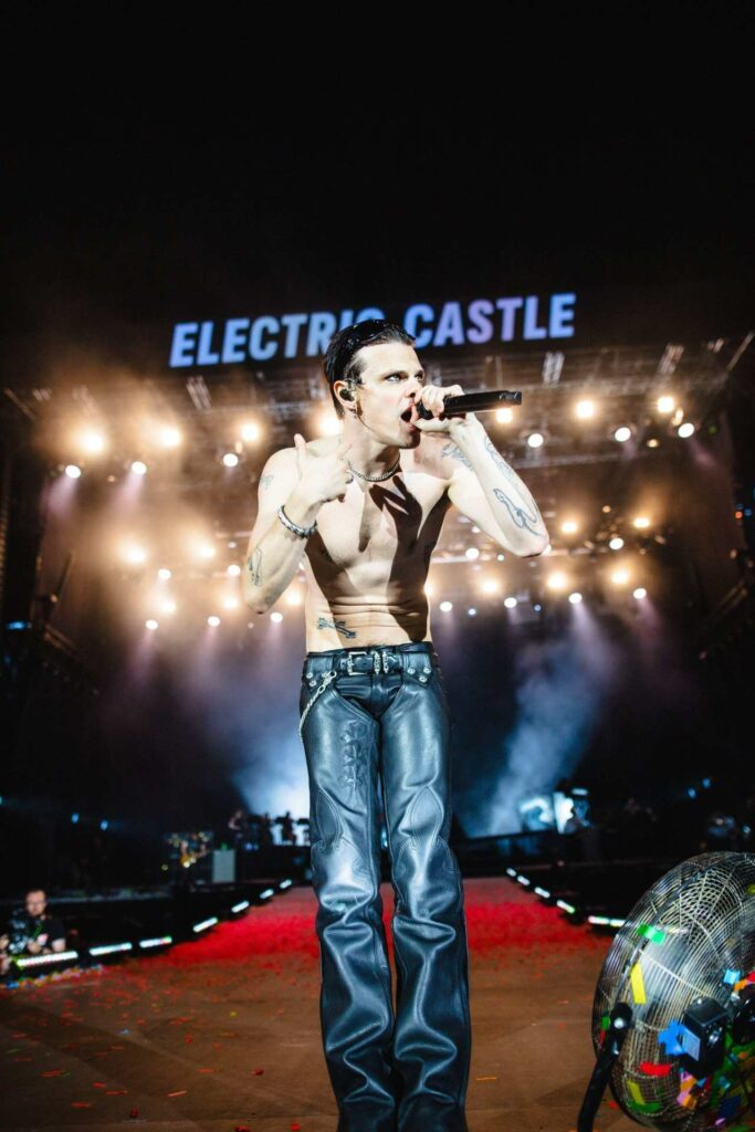 Yungblud shirtless on stage at Electric Castle 2025