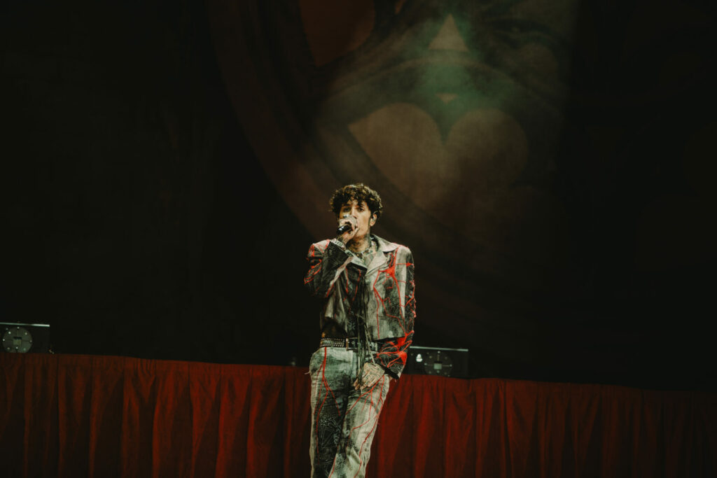 Bring Me The Horizon's Oli Sykes performs live at Leeds Festival (Picture: @anothergoddamnphotographer)