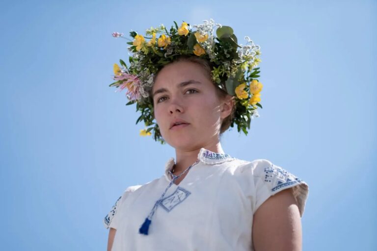 Florence Pugh in Midsommar